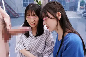 DVMM-160 顔出しMM号 女子大生限定 ザ・マジックミラー 仲良し女友達2人組が協力してノーハンドフェラ早抜きチャレンジ！お口と舌だけで舐めてしゃぶってザーメン抜き！タイムアップで罰ゲームのデカチン即ハメ4P！【全員中出し】
