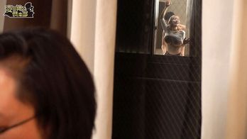 CLUB-852 AVを大音量で観ていたら隣家の美人妻がクレームを言いにきたのでフル勃起したデカチンを見せつけると欲情していたので 留守番してる旦那に奥さんの絶頂ボイスを聞かせてあげた件13