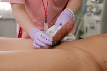AKDL-297 【密着取材】 病院で働く新卒1年目の白衣の天使 上の口は唾液ダラダラ、下の口からは潮ダダ漏れになるひなこさん21歳 瀬戸ひなこ