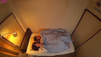 HAWA-334 素人妻が一般大学生の自宅にコンドーム1つ渡され一泊 一度のゴム姦では満足できず宿泊中2度もガチ中出しを許してしまう