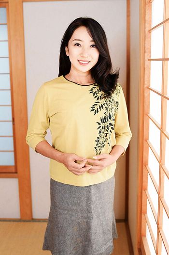 HEZ-718 商店街で見かけるウブで地味なデカ乳首熟女 5