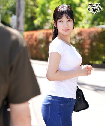 VEC-668 バイト先で働く美しい人妻を家に連れ込み中出しセックス 宮城りえ