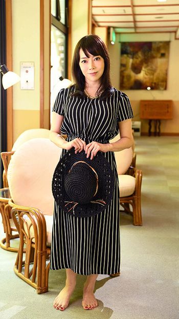 MBMH-080 初撮り爆乳おばさん 初めて撮られる緊張感が一生に一度の快感を引き出す 爆乳を揺らす五十路熟女のぶっ飛び破廉恥性交！！ 厳選巨乳素人4時間
