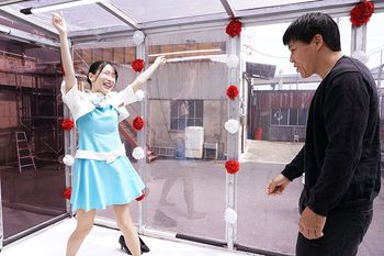 DVMM-154 顔出しMM号 一流百貨店の美容部員さん限定 ザ・マジックミラー 勝てば100万円！負ければ即ハメ！青空中出し野球拳！品格漂う清楚な美女に何度イってもやめないデカチン追撃ピストンで連続中出し！