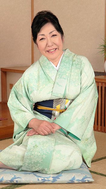 MBMH-080 初撮り爆乳おばさん 初めて撮られる緊張感が一生に一度の快感を引き出す 爆乳を揺らす五十路熟女のぶっ飛び破廉恥性交！！ 厳選巨乳素人4時間