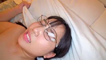 NEXT-005 金曜 午後9時 補導前05 眼鏡の地味子はまだまだ初心で気弱な陰キャだったのに悪い大人に調教されてマ●コをビショビショに濡らして中出しがクセになっちゃった話