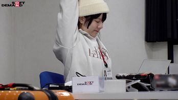 SHYN-209 業務時間内のトイレ休憩中に声をガマンしながらもこっそり絶頂していたSOD女子社員7名隠し撮り