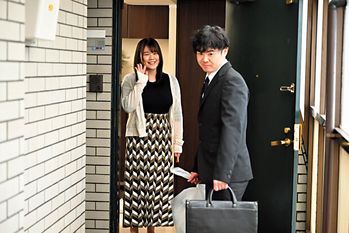 HZGD-286 旦那のいない自宅で8時～17時…欲求不満なLcup超乳妻の中出し団地メンズエステ 新田雪