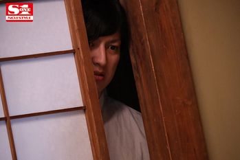 SONE-341 昔から大好きだった幼馴染が親父の女になって僕に性行為をわざと覗かせてくる。 つばさ舞