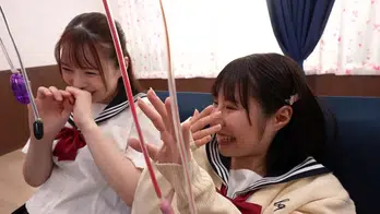 KING-283 田舎のお嬢様J〇が挑戦するギチ詰めローターチャレンジ！ひとつ挿入できたら5万円ローターを膣口が閉まらなくなるまでマ〇コに挿入！勝ったら賞金総取り、負けたら即ハメ中出し！キツマンガン詰め脱出ゲーム4てん・ひなこ編