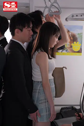 SONE-345 「やめて」が言えない女子大生は初めてサレた感触が忘れられずまさかの電車痴●の虜に… 村上悠華