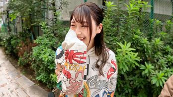 SAKA-020 『独特なファッションセンスは変態。』かほさん（26歳/Dカップ）【酉の市が大好き/サブカル演劇女子】【SNSで〇〇女子と繋がってみた！】