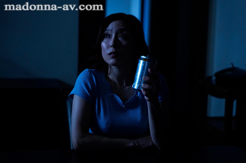 JUL-469 大停電の夜に憧れの義母さんと二人きり…。 アクシデントから始まる、一夜の中出し不貞関係―。 白木優子
