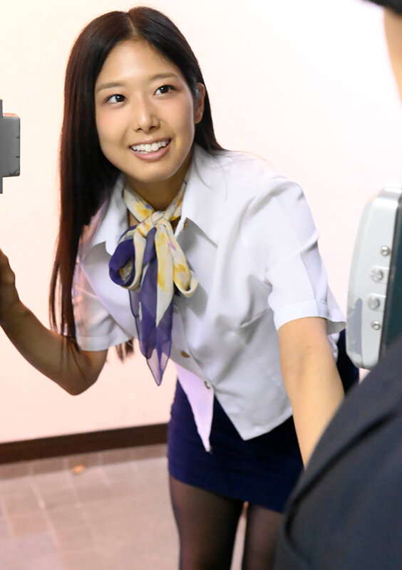 NPH-151 自宅でエステ始めたプリ尻若奥様。近所の知合いの息子が来てマッサージしてたら勃起が全然収まらず、お互いのムッツリスケベを隠しきれず挿入までヤッちゃった! 前乃菜々