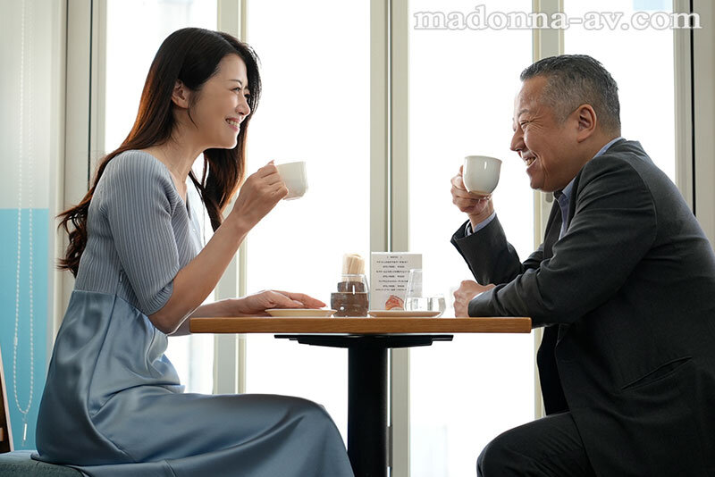 JUR-480 既婚者マッチングアプリで出逢った中年男女の濃密に愛し合った不倫記録ー。 珈琲のように深く、苦い二度目の恋に溺れた二人ー。 北条麻妃