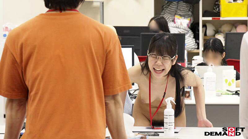 SDJS-334 会社で服を着ていないのは一人だけ!ハダカの尊さを身をもって学ぶ SOD女子社員 全裸業務 タオル一枚男湯入ってみませんか?ミッションテストプレイ編 社内露出&普段一緒に働く同僚(たまに男優さん)からザーメン採取5名報告